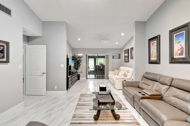 10927 Dolphin Palm Court A, Boynton Beach, FL 33437