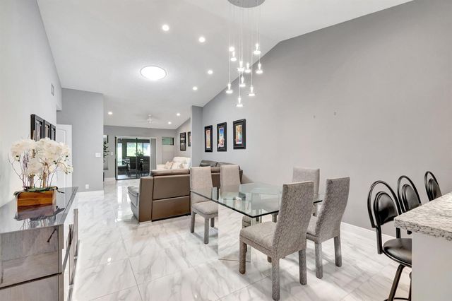 10927 Dolphin Palm Court A, Boynton Beach, FL 33437
