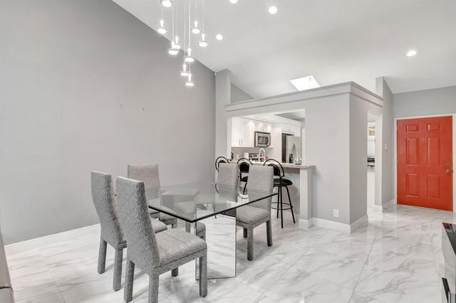 10927 Dolphin Palm Court A, Boynton Beach, FL 33437