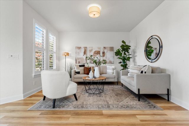 2133 Fenceline Dr, Folsom, CA 95630