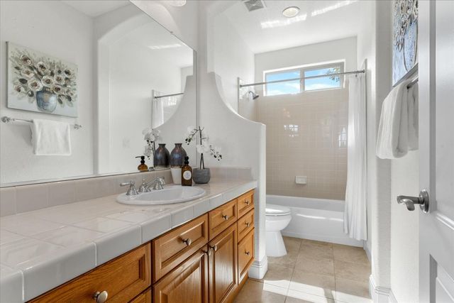 2133 Fenceline Dr, Folsom, CA 95630
