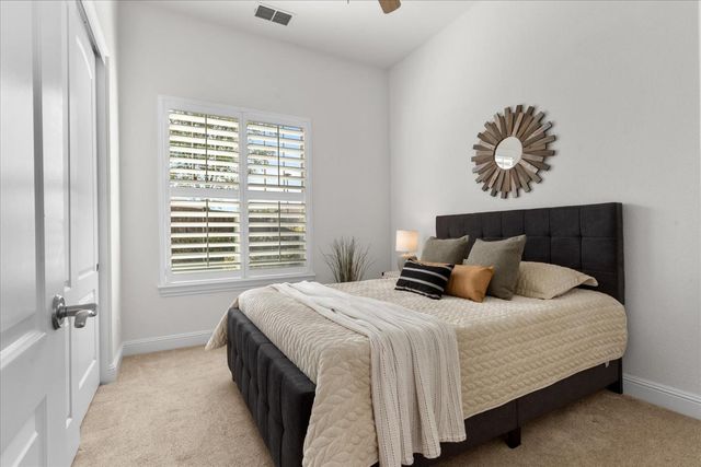 2133 Fenceline Dr, Folsom, CA 95630