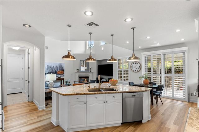 2133 Fenceline Dr, Folsom, CA 95630