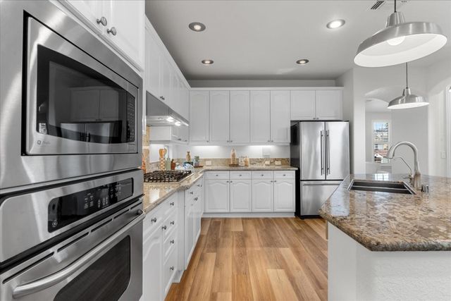 2133 Fenceline Dr, Folsom, CA 95630