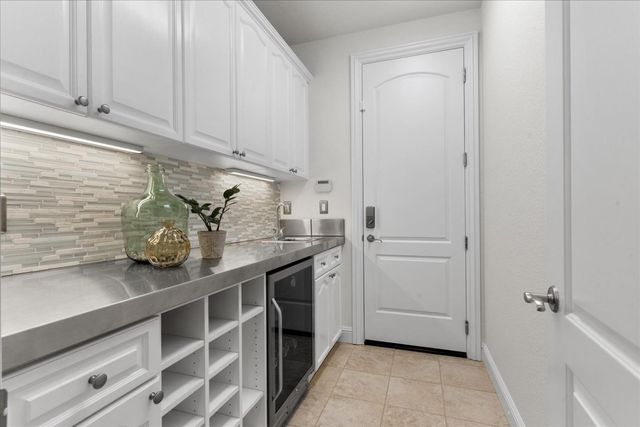 2133 Fenceline Dr, Folsom, CA 95630