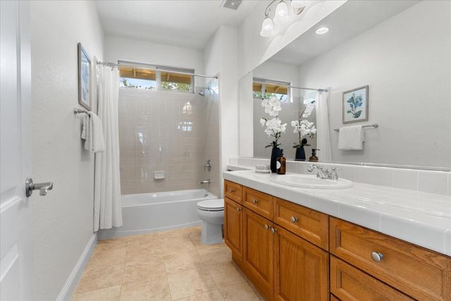 2133 Fenceline Dr, Folsom, CA 95630