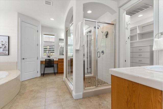 2133 Fenceline Dr, Folsom, CA 95630