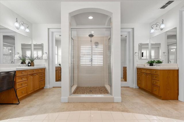 2133 Fenceline Dr, Folsom, CA 95630