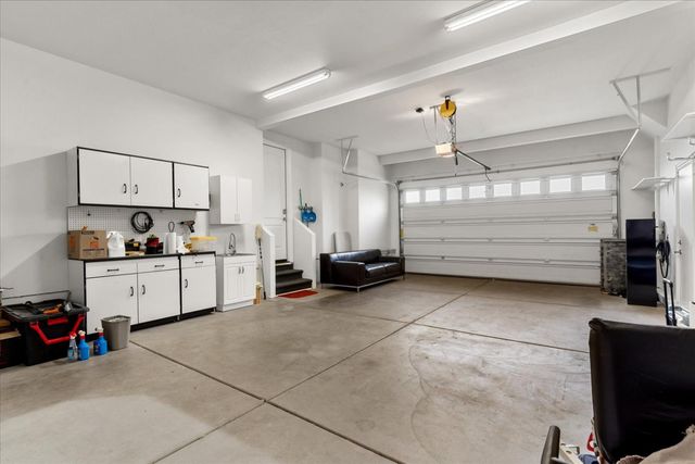 2133 Fenceline Dr, Folsom, CA 95630