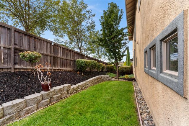 2133 Fenceline Dr, Folsom, CA 95630