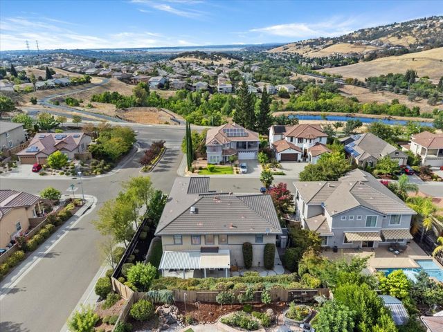 2133 Fenceline Dr, Folsom, CA 95630
