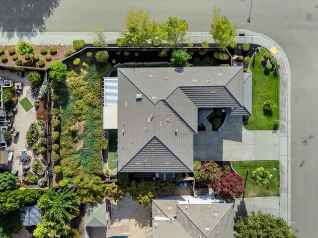 2133 Fenceline Dr, Folsom, CA 95630