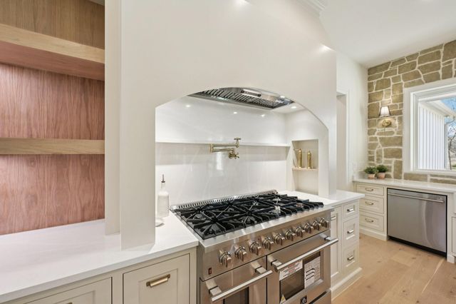 10248 Winding Branch, Chappell Hill, TX 77426