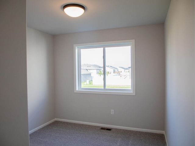 2312 38 Avenue S, Moorhead, MN 56560