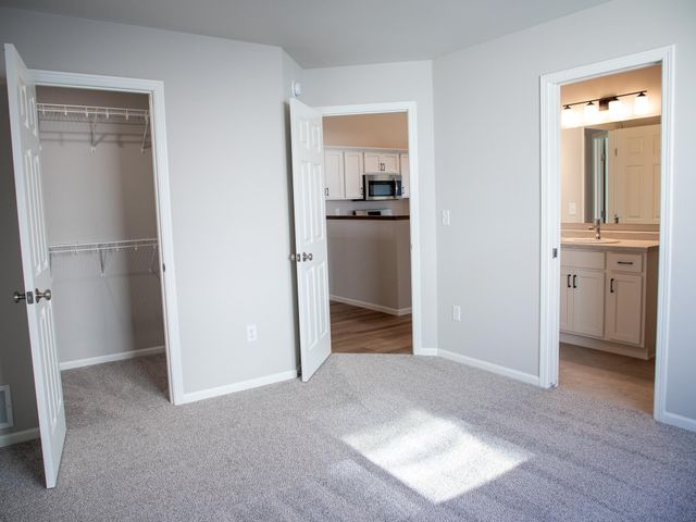 2312 38 Avenue S, Moorhead, MN 56560