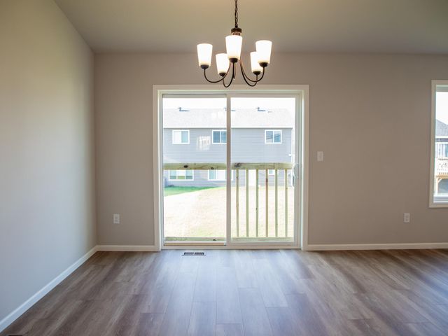 2312 38 Avenue S, Moorhead, MN 56560