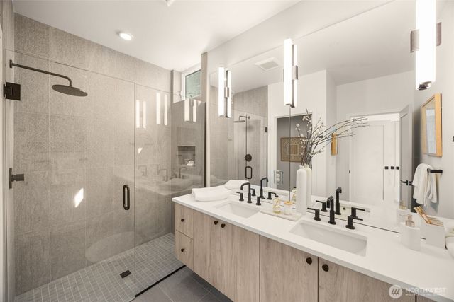 1319 E Denny Way, Seattle, WA 98122