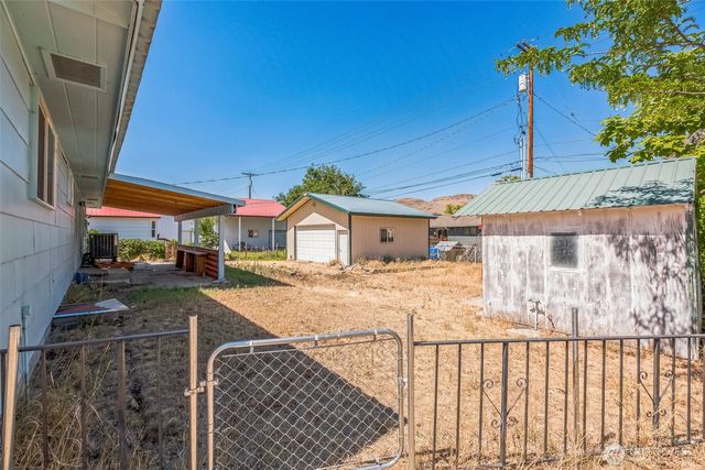 1124 camas Street, Coulee Dam, WA 99116