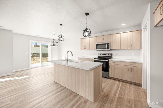 2375 W Fallon Lp, Nampa, ID 83651