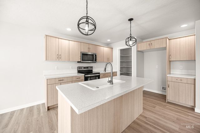 2375 W Fallon Lp, Nampa, ID 83651