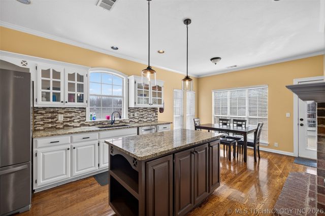 13812 E 87th Street North, Owasso, OK 74055