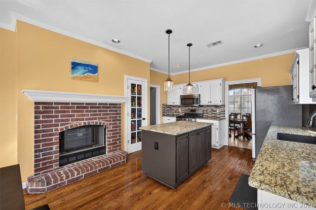 13812 E 87th Street North, Owasso, OK 74055