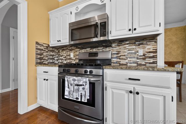 13812 E 87th Street North, Owasso, OK 74055