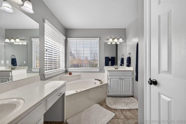 13812 E 87th Street North, Owasso, OK 74055