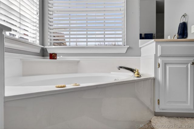 13812 E 87th Street North, Owasso, OK 74055