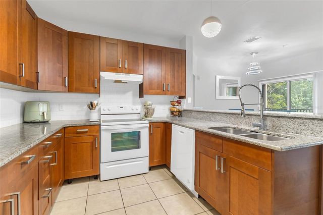 1995 ERVING CIRCLE 208, Ocoee, FL 34761