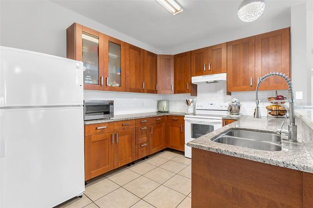 1995 ERVING CIRCLE 208, Ocoee, FL 34761