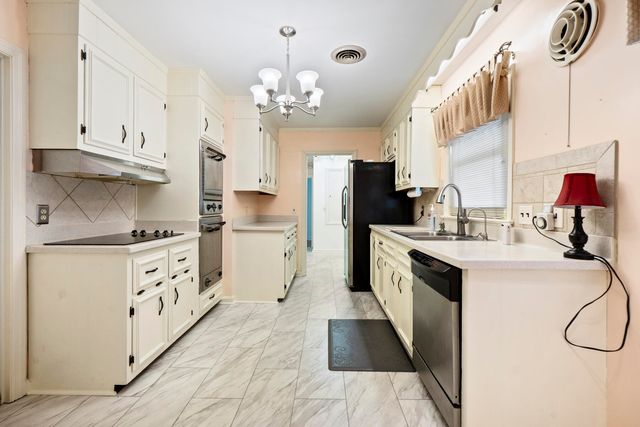 209 S Larchmont Avenue, Chattanooga, TN 37411