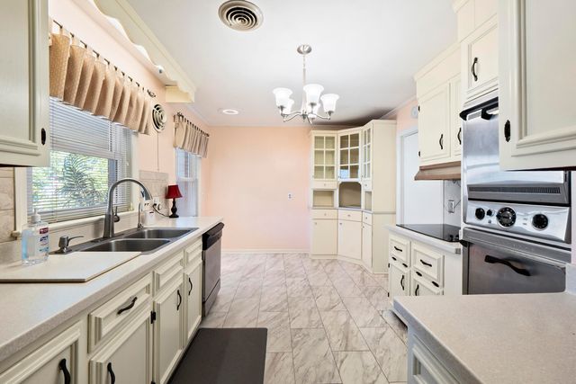 209 S Larchmont Avenue, Chattanooga, TN 37411