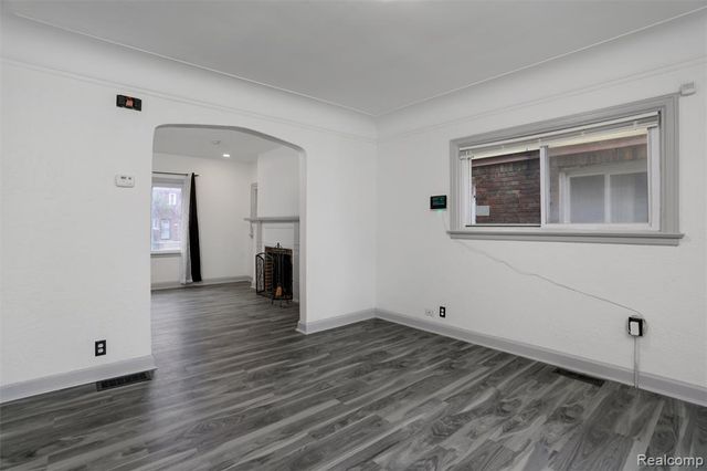 16204 Wisconsin Street, Detroit, MI 48221