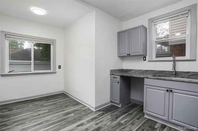 16204 Wisconsin Street, Detroit, MI 48221