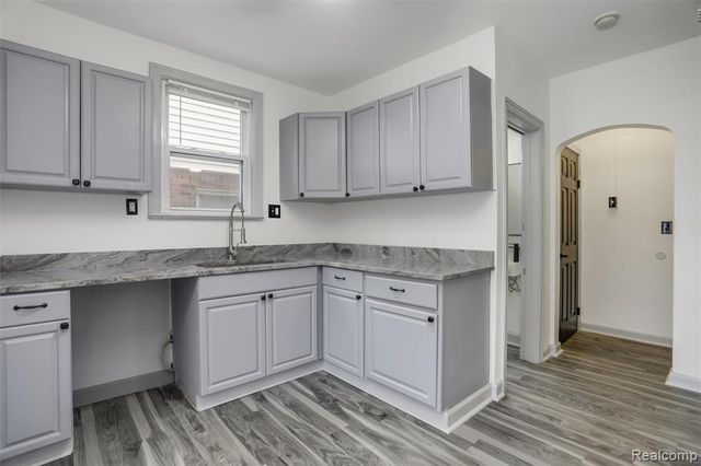 16204 Wisconsin Street, Detroit, MI 48221