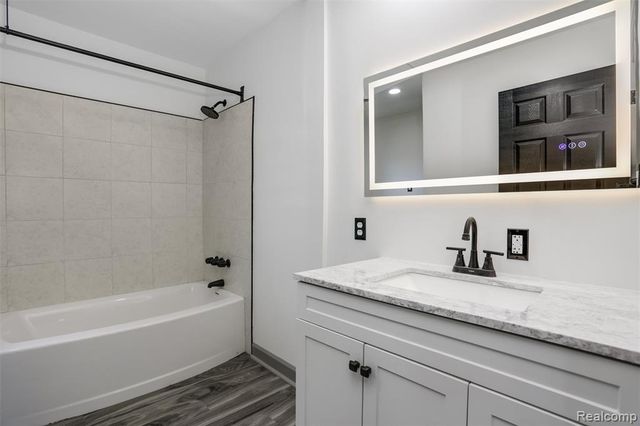 16204 Wisconsin Street, Detroit, MI 48221