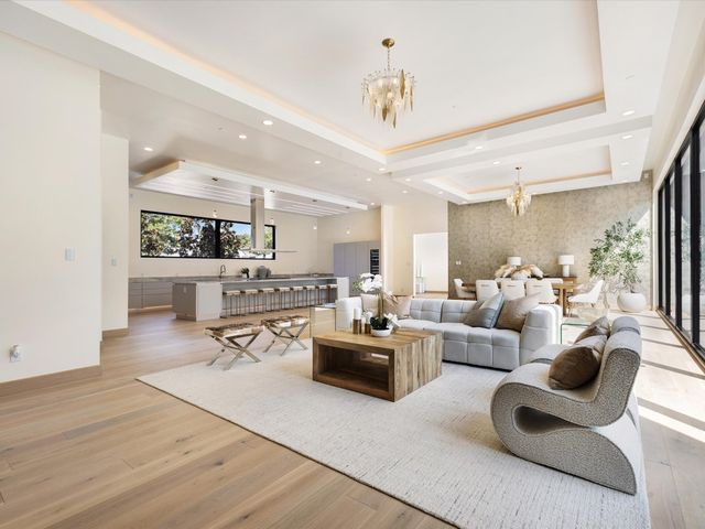 6218 Walnut Hill Lane, Dallas, TX 75230