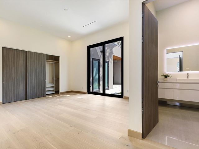 6218 Walnut Hill Lane, Dallas, TX 75230