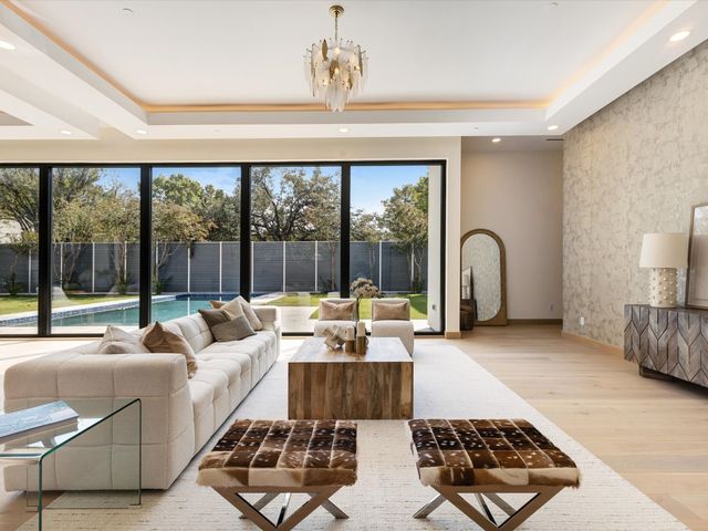 6218 Walnut Hill Lane, Dallas, TX 75230