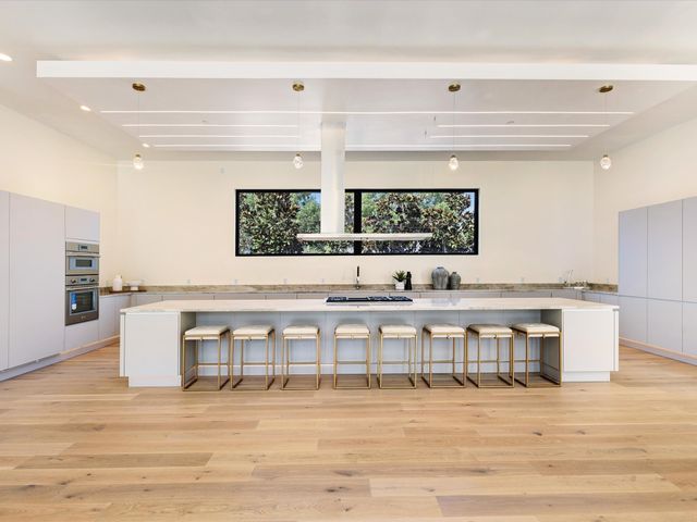 6218 Walnut Hill Lane, Dallas, TX 75230