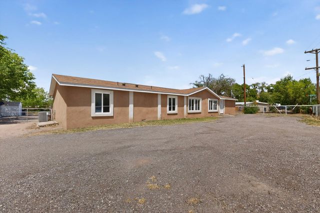 5801 Evans Road SW, Albuquerque, NM 87105