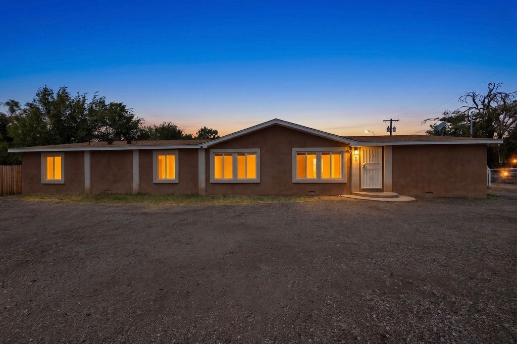 5801 Evans Road SW, Albuquerque, NM 87105