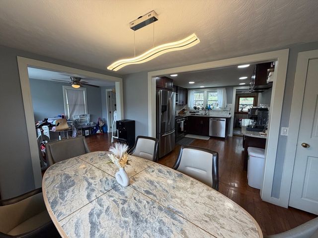 14 Elmwood Dr, Northborough, MA 01532