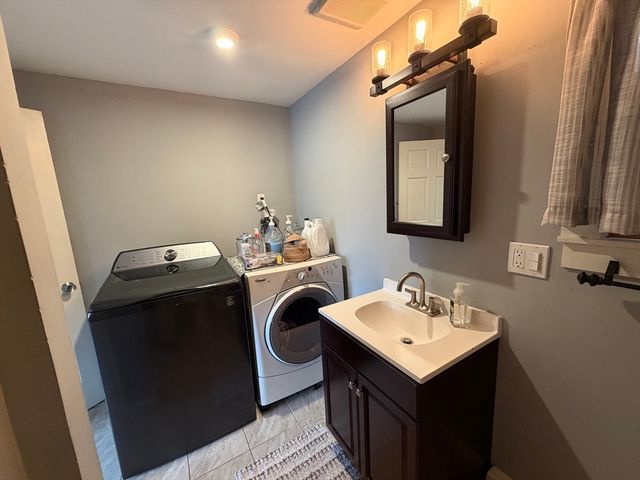 14 Elmwood Dr, Northborough, MA 01532