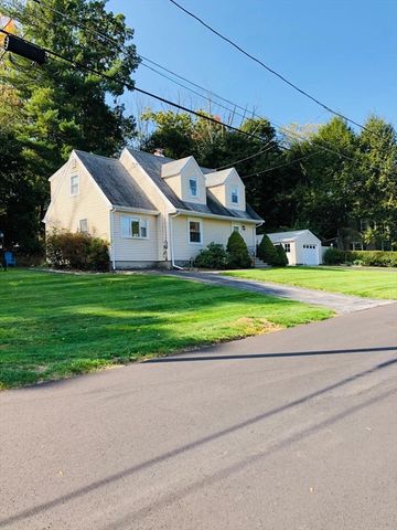 14 Elmwood Dr, Northborough, MA 01532