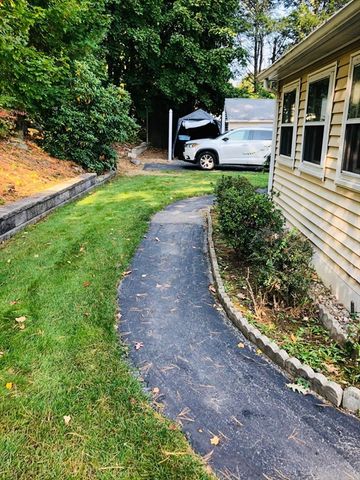 14 Elmwood Dr, Northborough, MA 01532