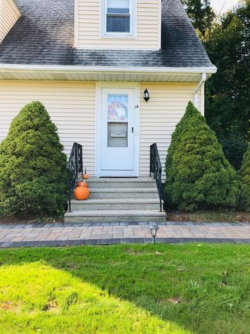 14 Elmwood Dr, Northborough, MA 01532
