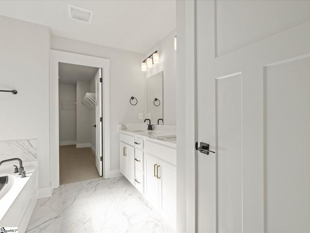 516 Hadlow Street, Greer, SC 29651