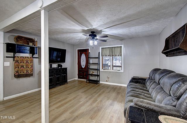 150 Little Stoney Creek Road, Elizabethton, TN 37643